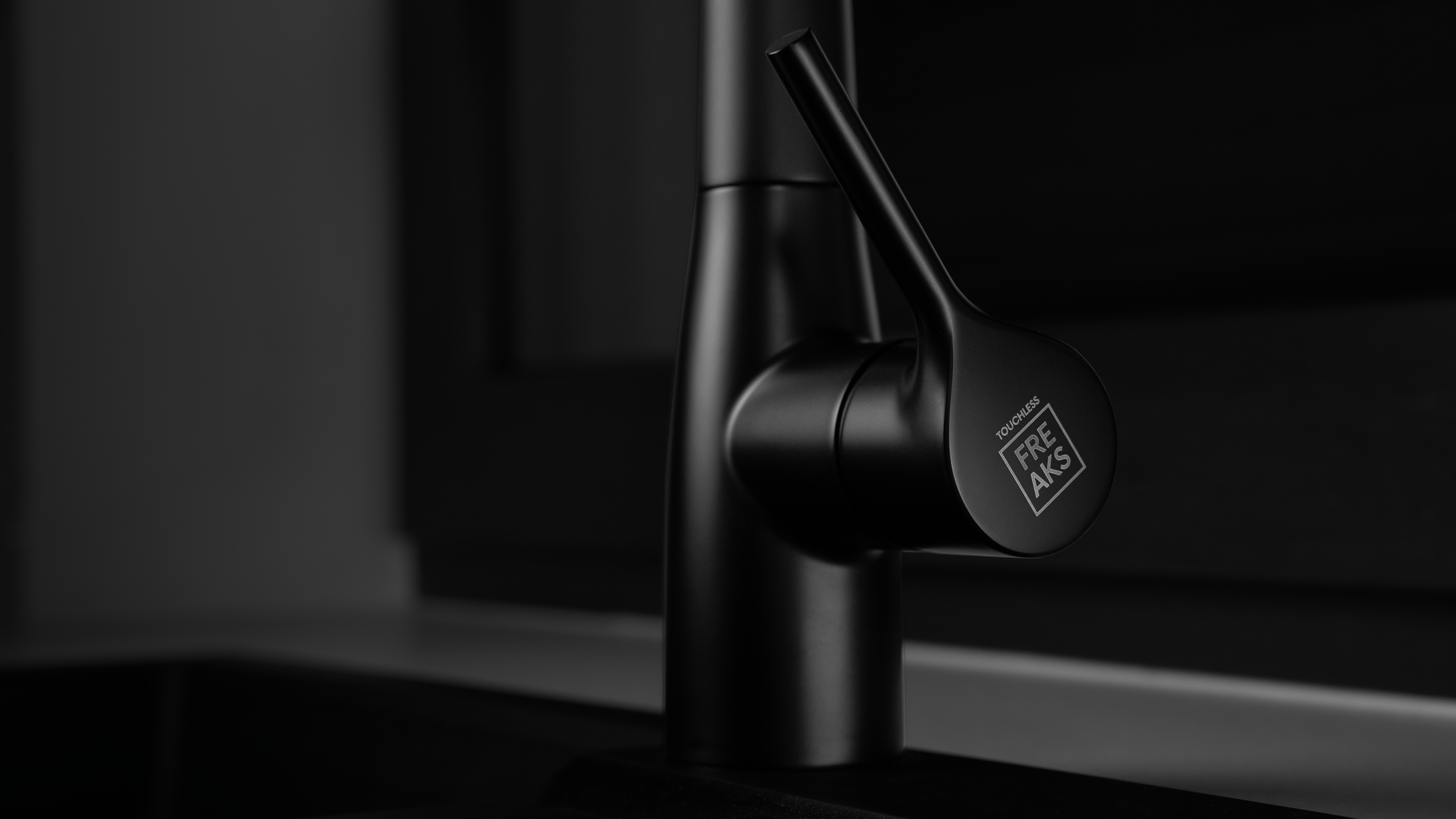 Bateria bezdotykowa czarna